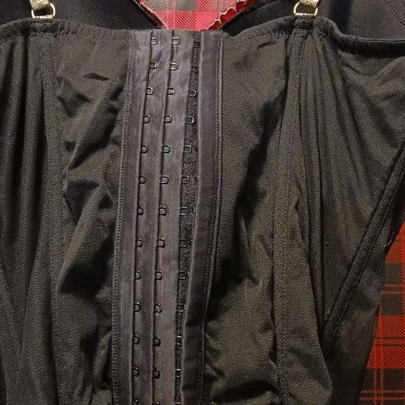 Never worn Victoria Secret corset size 36D - Picture 11 of 12